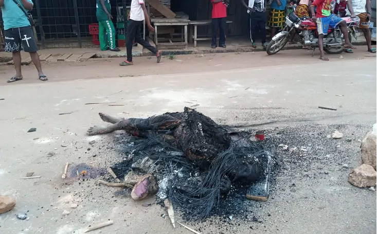 BREAKING NEWS: Angry Mob Sets Suspected Kidnapper Ablaze In Delta